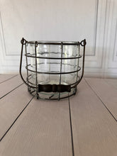 Load image into Gallery viewer, Round Wire Basket with Glass Insert