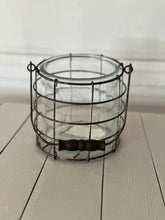 Load image into Gallery viewer, Round Wire Basket with Glass Insert