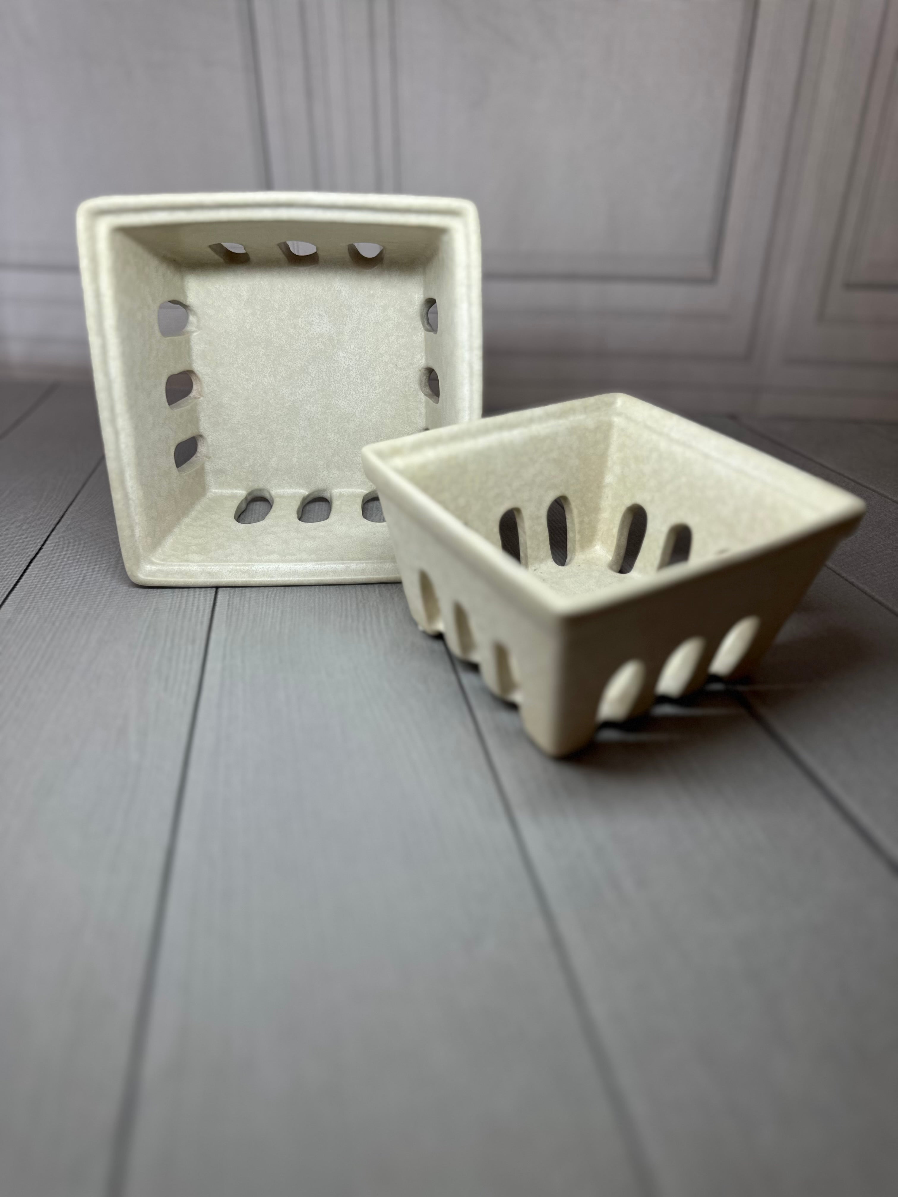 Ceramic Berry Basket - set of 2