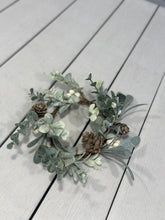 Load image into Gallery viewer, Eucalyptus White Berry Candle Ring
